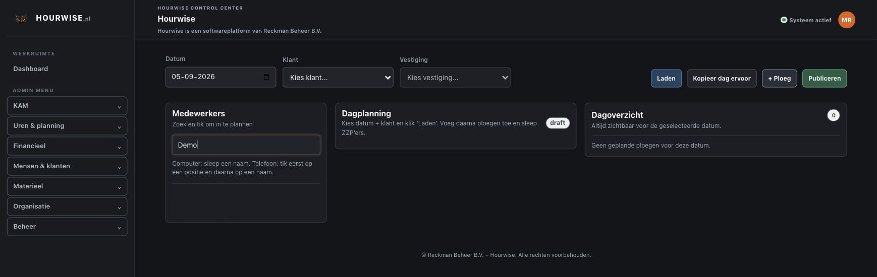 Echte Hourwise-interface voor dagplanning, zonder klantselectie en met de medewerkerslijst gefilterd